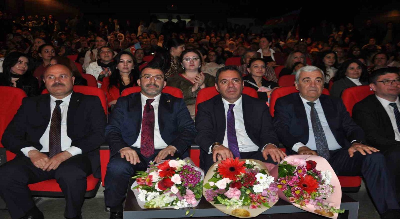 Karsta Azerbaycan rüzgarı esti