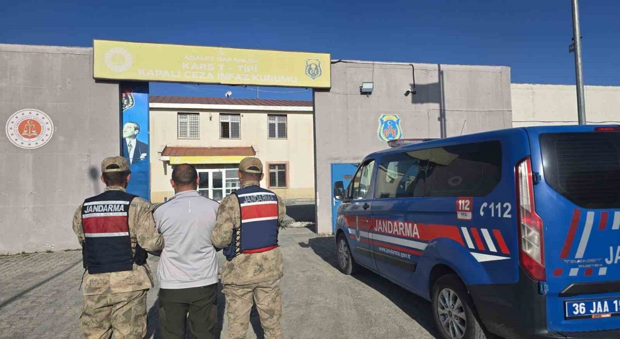 Karsta dolandırıcılık suçundan hapis cezası bulunan 1 kişi yakalandı