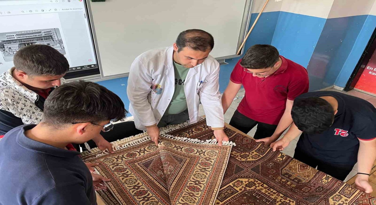 Karsta gençlerden kültürel hazineye can: Sümerbank halılarına genç dokunuş