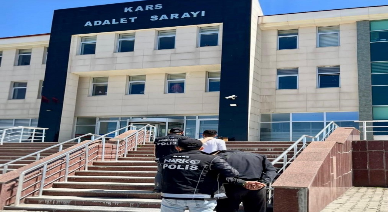 Karsta haklarında hapis cezası bulunan 3 kişi yakalandı