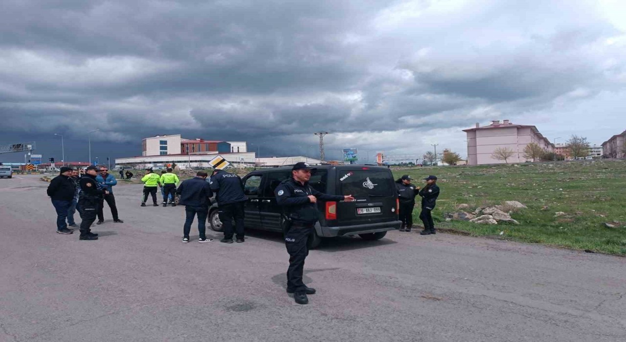Karsta okul çevreleri polislere emanet