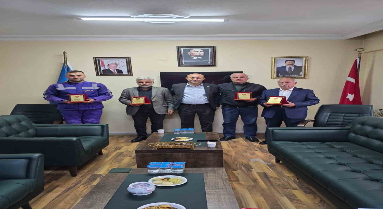 Karsta yılın şoförlerine plaket verildi