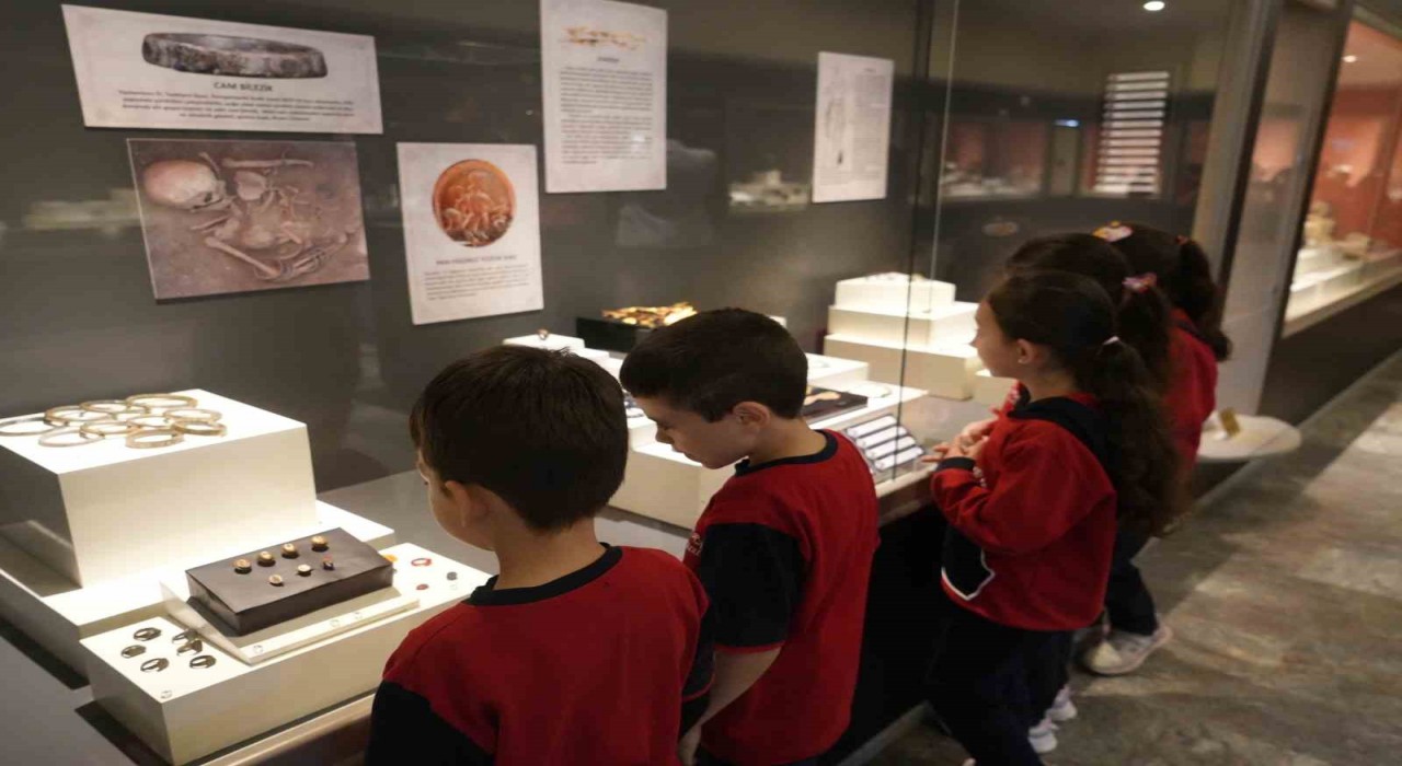 Kastamonuda 52 bronzdan oluşan sergi yoğun ilgi gördü