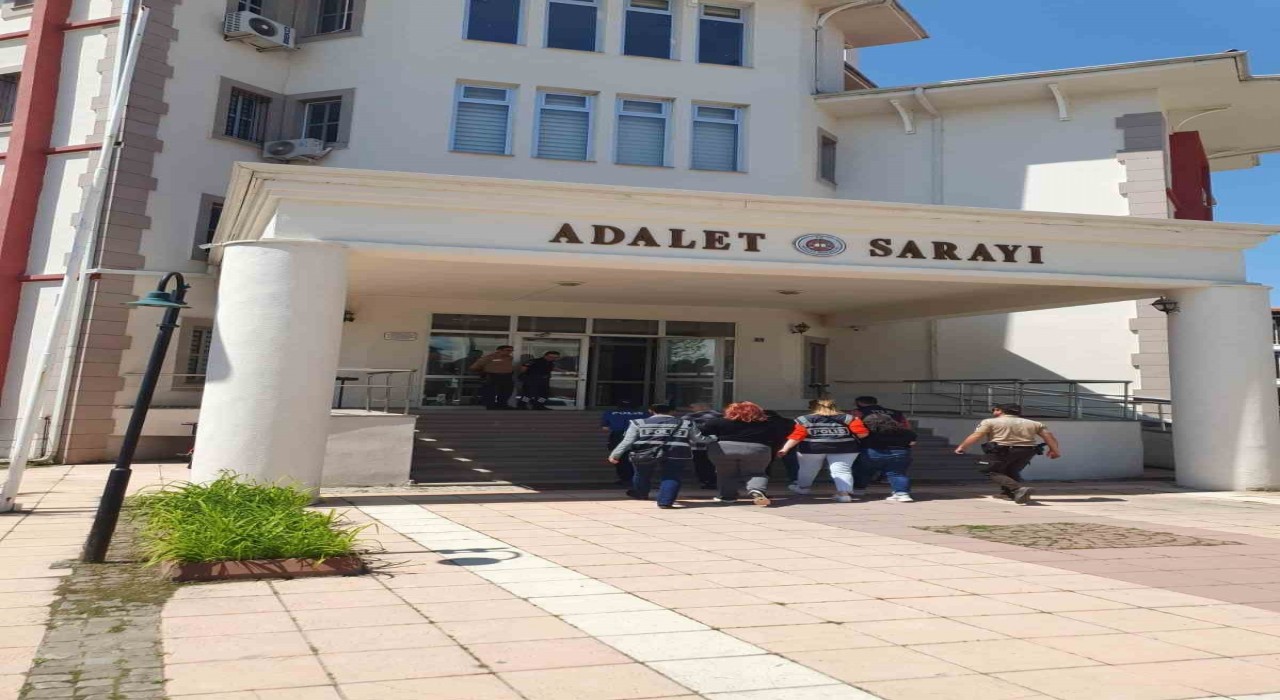 Kastamonuda aranan 4 şahıs yakalandı