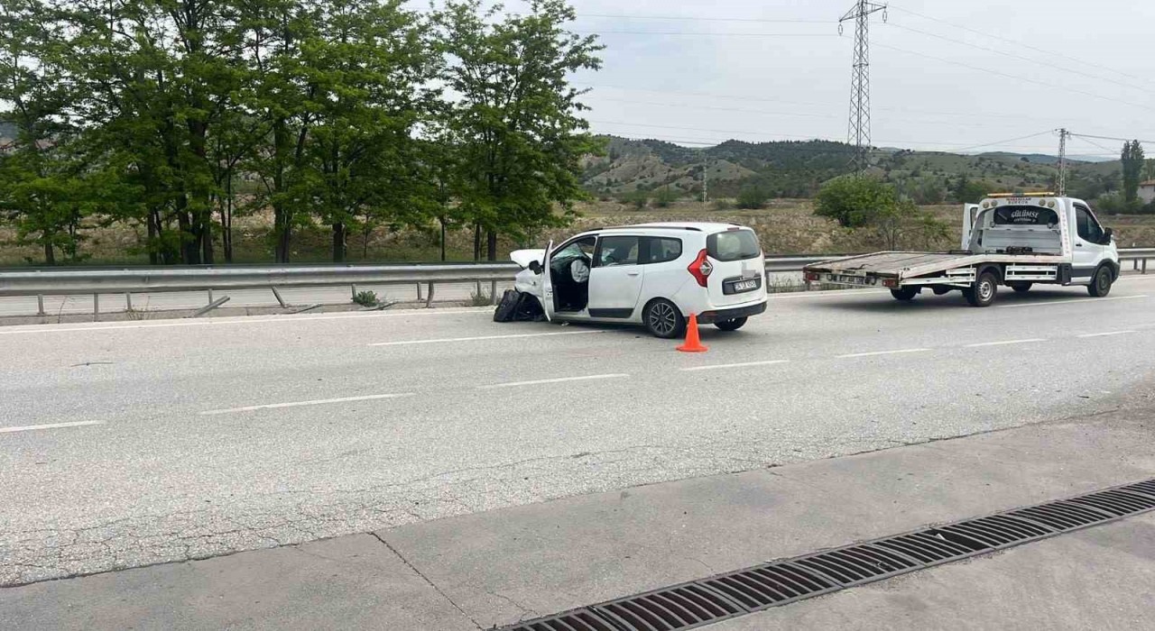 Kastamonuda otomobil ile tır çarpıştı