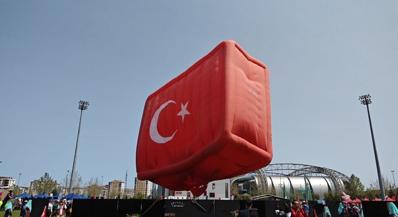 Kayseride 19 Mayıs coşkusu