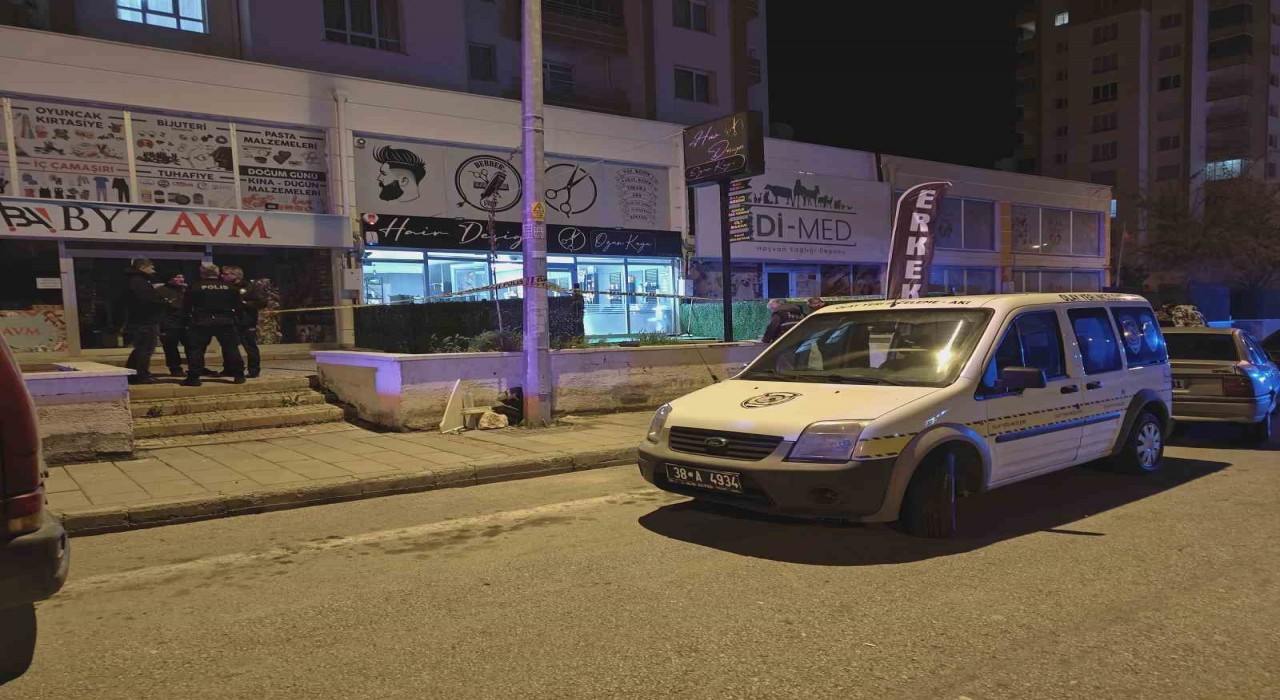Kayseride bıçaklı kavga: 2 yaralı