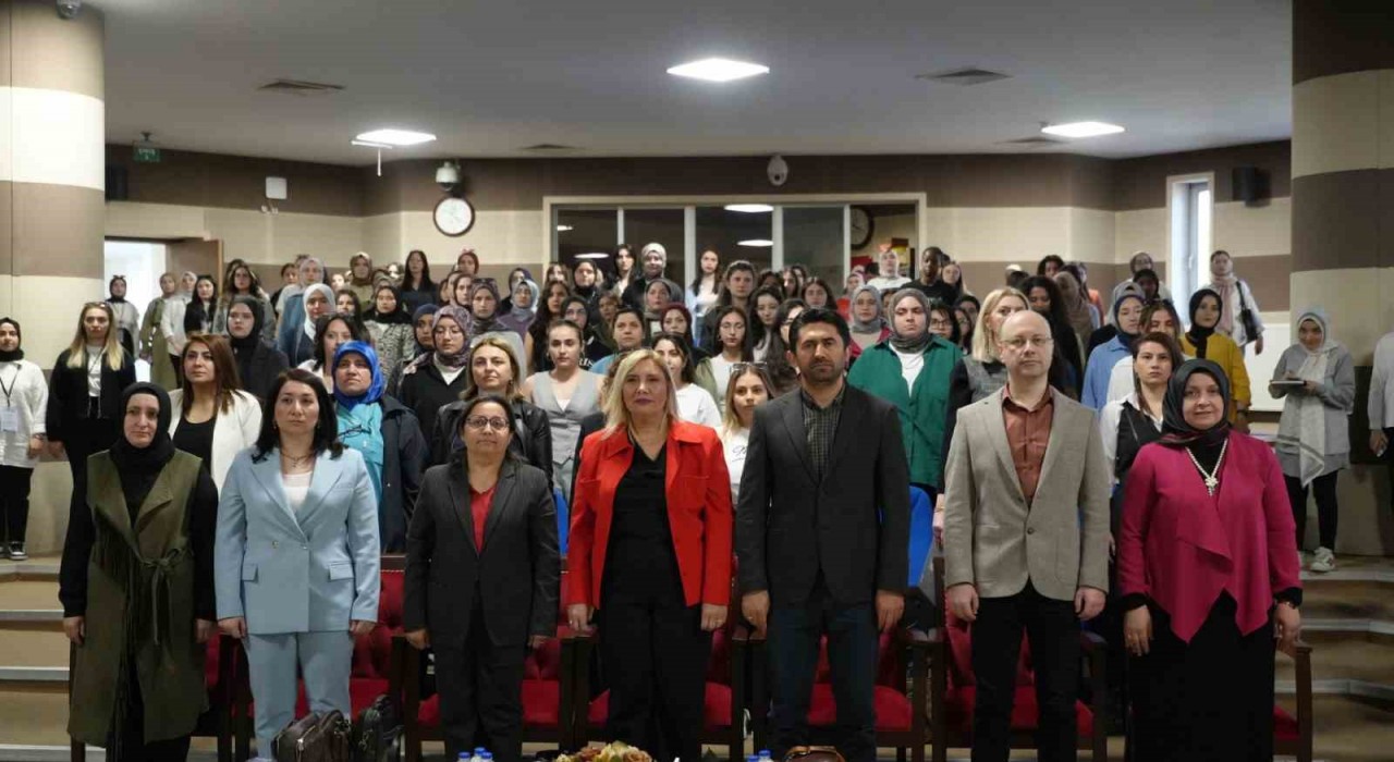 KBÜde Batı Karadeniz Ebeler Haftası sempozyumu düzenlendi