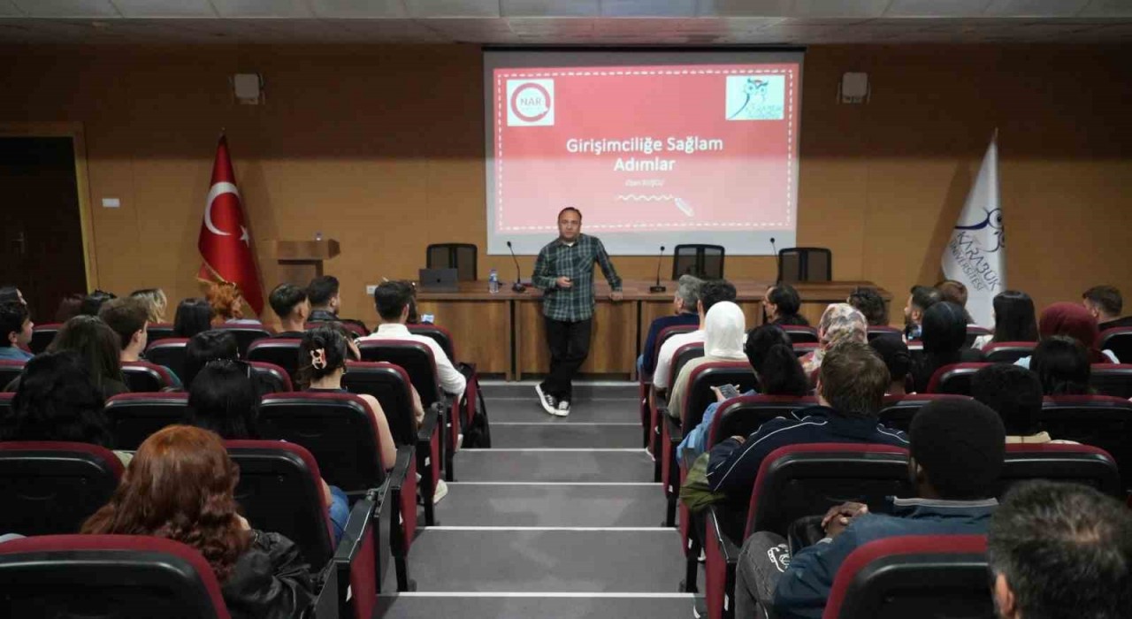 KBÜde düzenlenen konferansta Ozan Kuşcu gençlere seslendi
