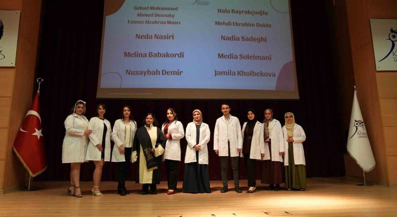 KBÜde fizyoterapi öğrencileri beyaz önlüklerini giydi