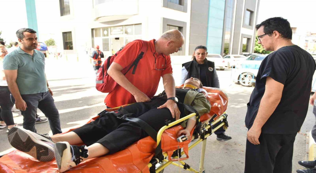 Kepez Belediyesinden gerçeğini aratmayan deprem tatbikatı