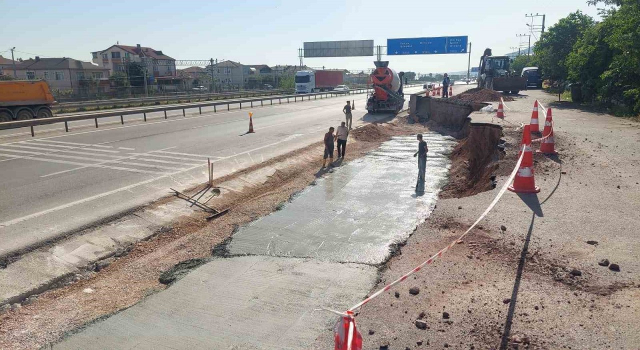 Kirazlıyalıya trafiği rahatlatacak durak cebi yapılıyor