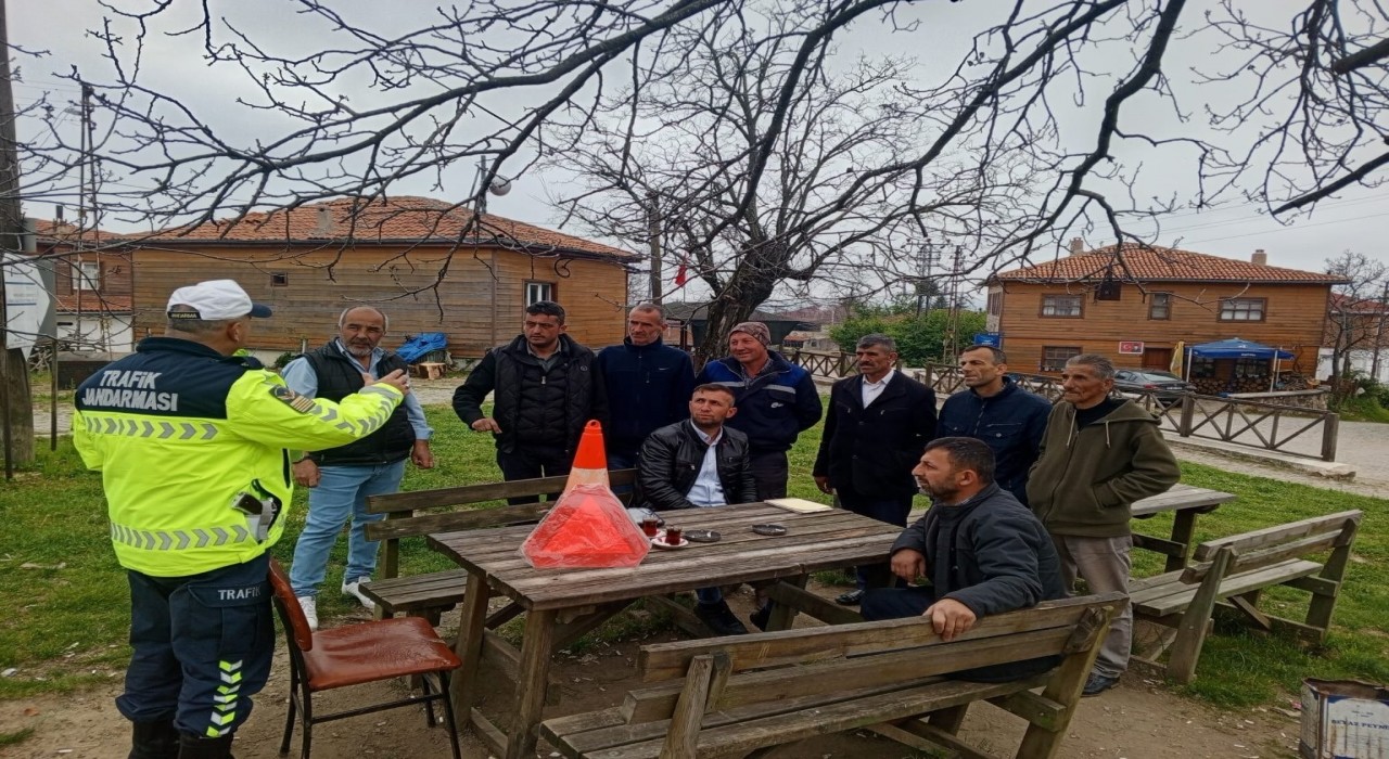 Kırklarelinde traktör sürücüleri bilgilendirildi