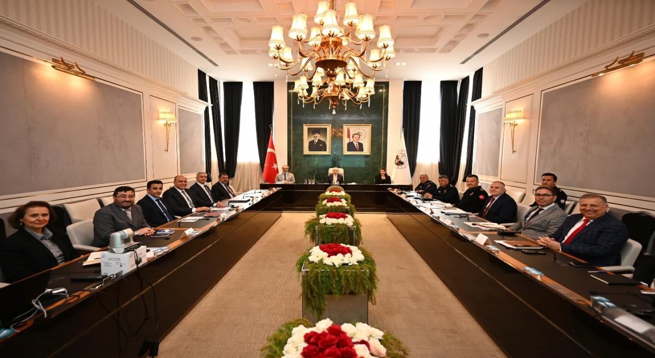 Kırklarelinde turizm sezonu ve hudut kapıları için tedbirler değerlendirildi