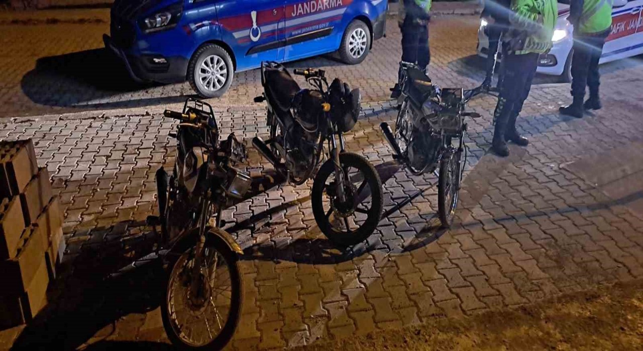 Kırşehirde 3 motosiklet sürücüsüne 83 bin 989 lira ceza