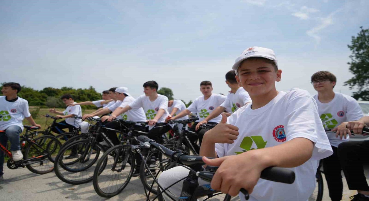 Kızılırmak Deltasında pedal çevirerek çevre temizliğine dikkat çektiler