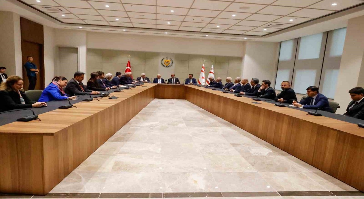 KKTC Cumhurbaşkanı Tatar, TDT Aksakallar Konseyi Başkanı Yıldırım ile görüştü