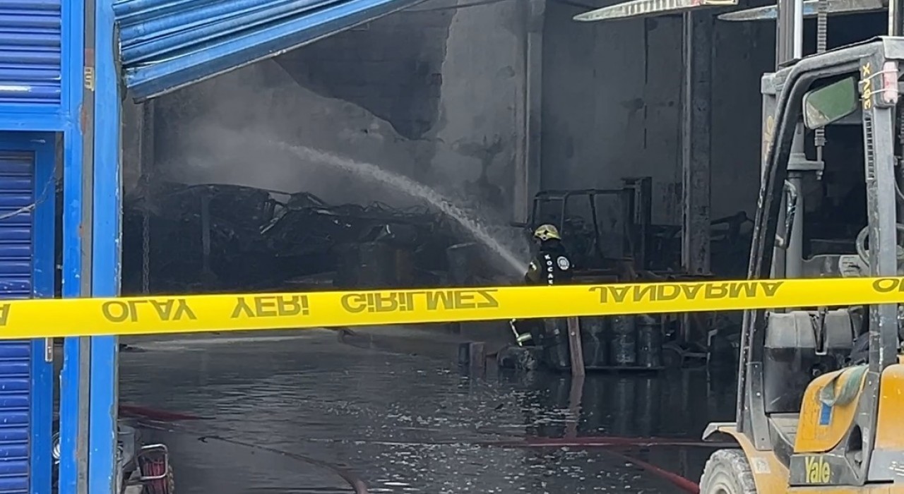 Kocaelide boya fabrikasında çıkan yangın kontrol altına alındı