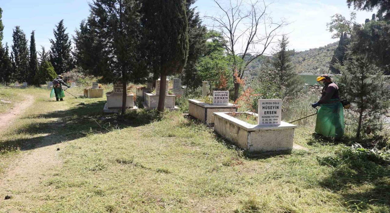 Koçarlıda Kurban Bayramı öncesi mezarlıklarda temizlik seferberliği başladı