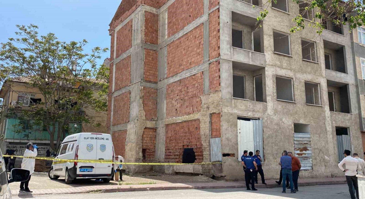 Konyada inşaatta erkek cesedi bulundu