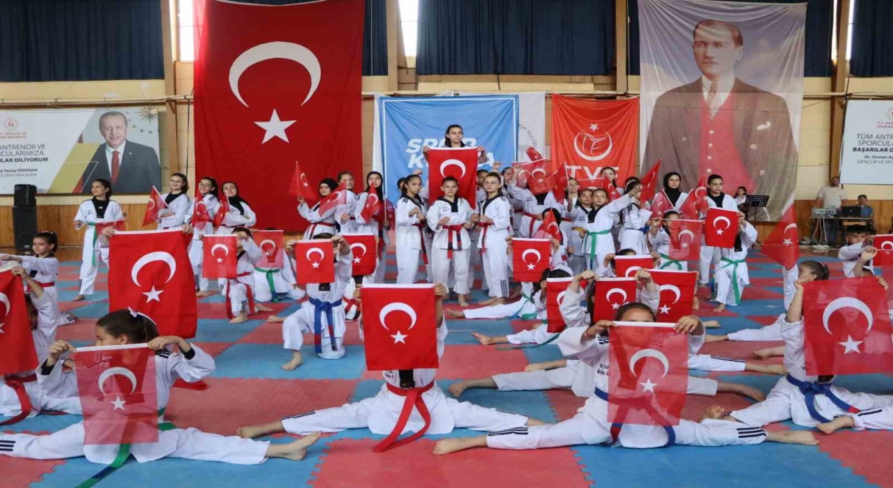 Konyanın ilçelerinde 19 Mayıs coşkusu