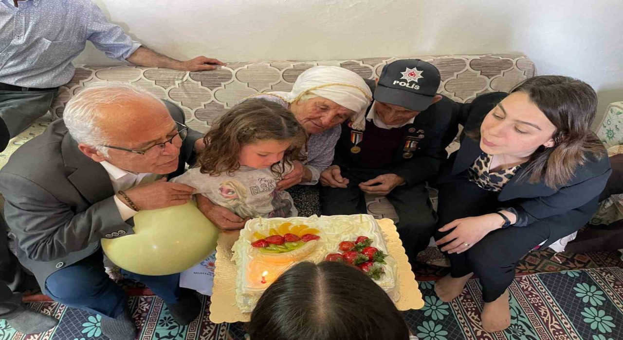Kore Gazisine 95inci yaş günü kutlaması