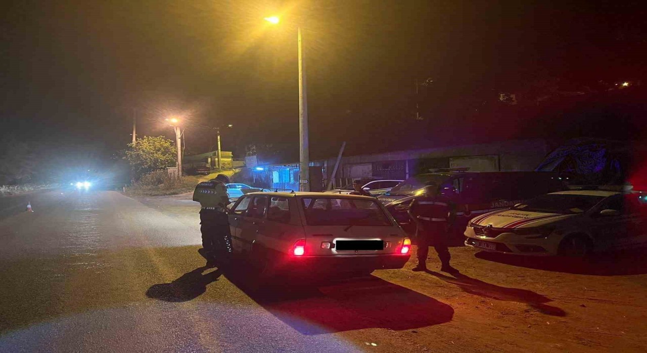 Köşkte şok trafik uygulaması: 22 sürücüye 45 bin lira ceza