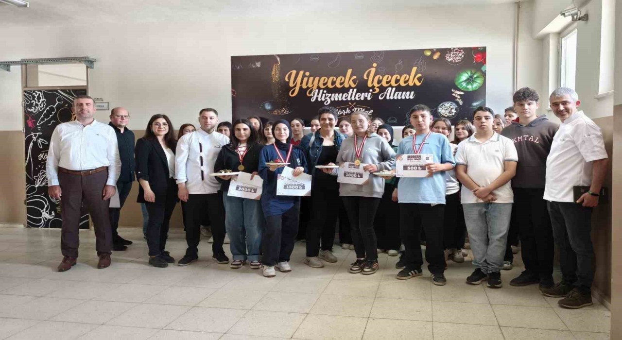 Köşkteki yarışma tatlı rekabete sahne oldu