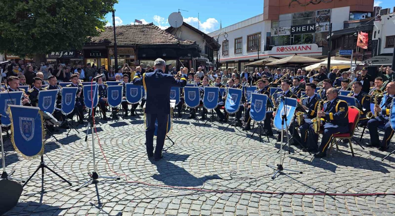 Kosovada 19 Mayıs coşkusu: Türk Hava Kuvvetleri Komutanlığı Bandosu konser verdi