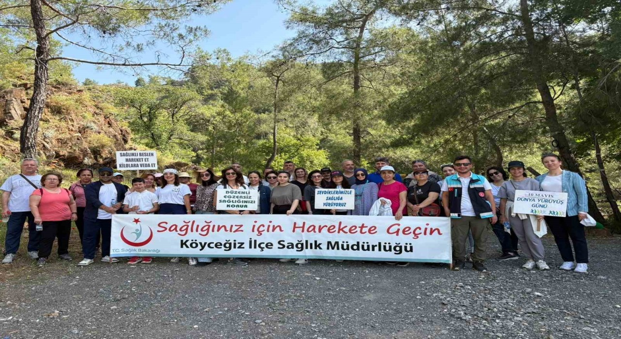 Köyceğizde sağlıkçılar Toparlar Şelalesine yürüdü