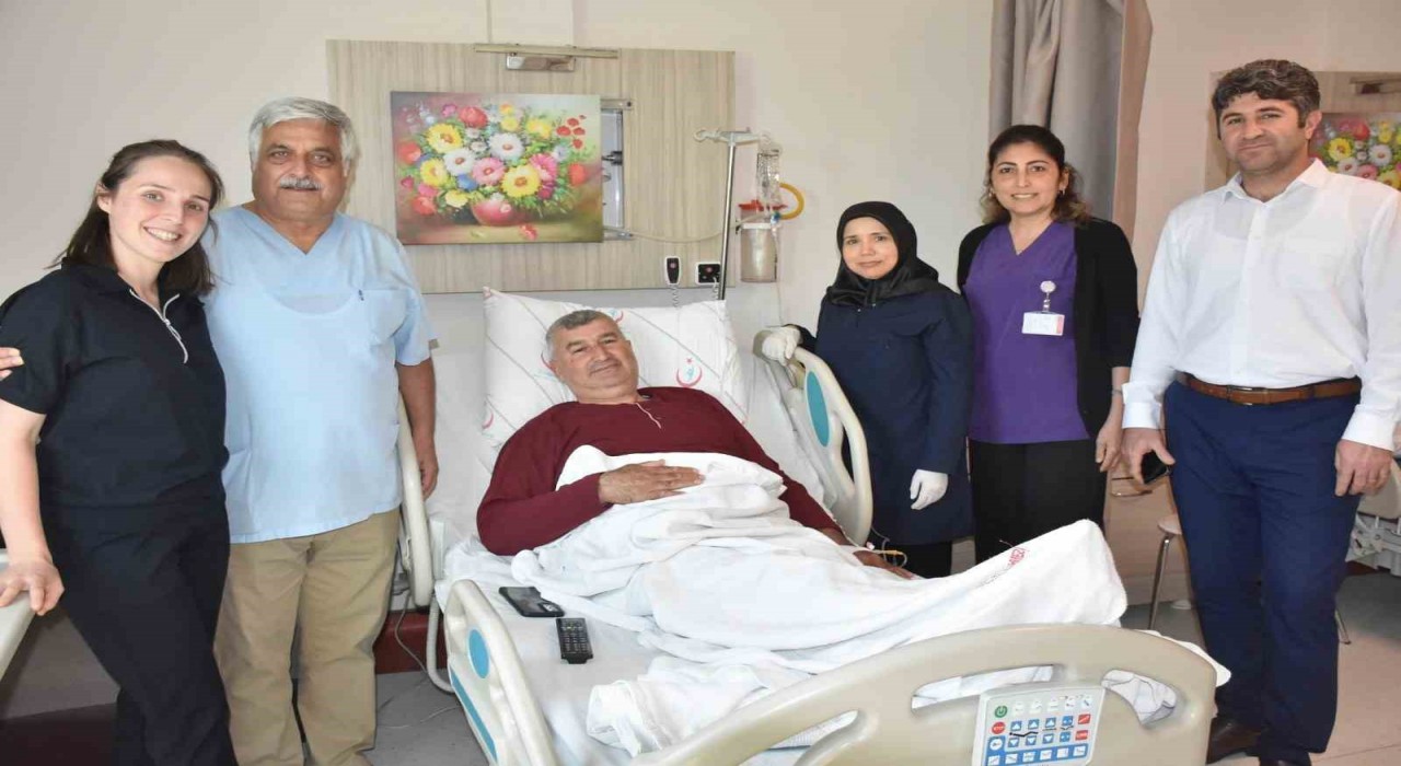 Köyceğizde yapılan ameliyatta hastanın safra kesesinden 491 taş çıktı
