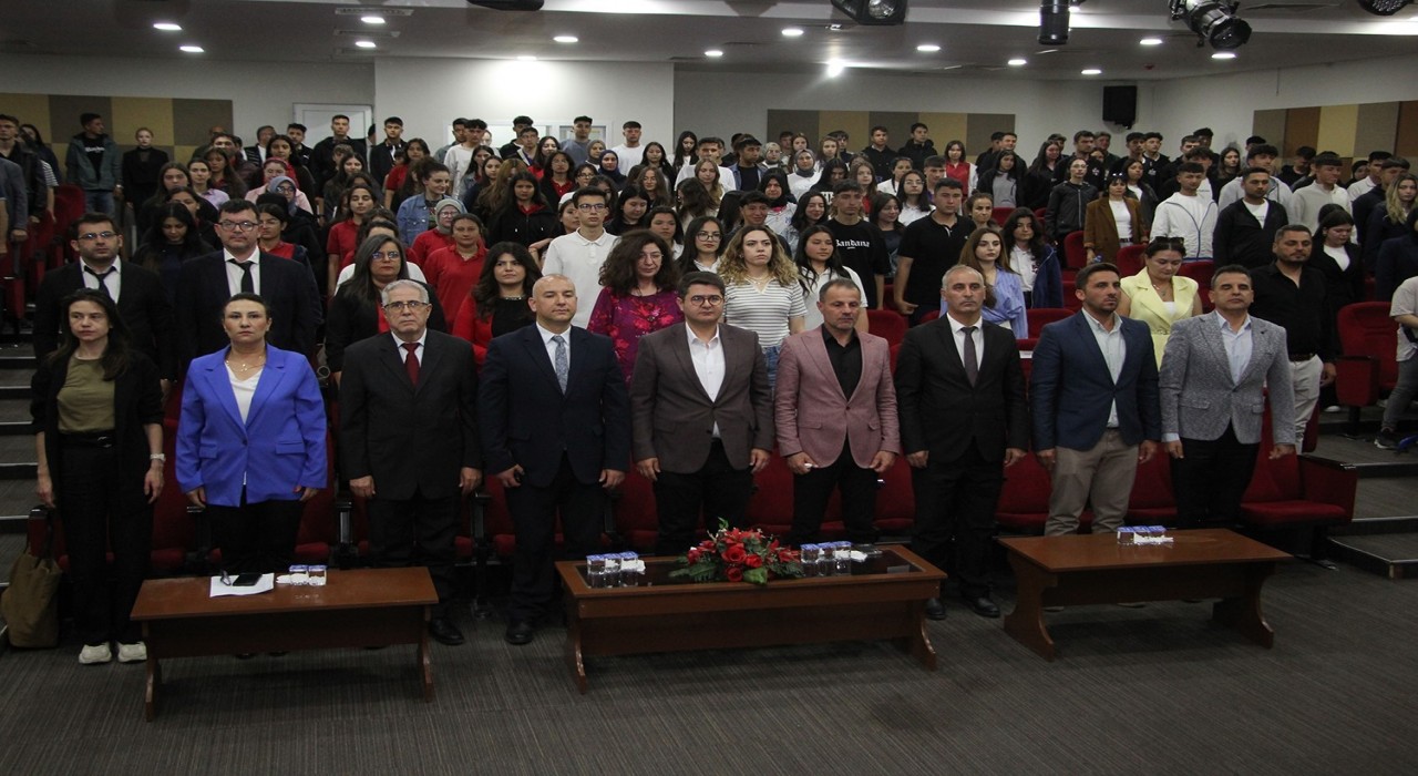 Kulada Kurtuluş Savaşı ve Gençlik Semineri Düzenlendi