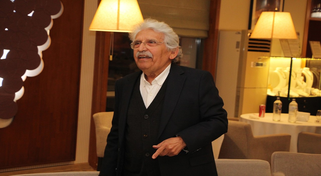 Kulalı avukatlar yemekte buluştu