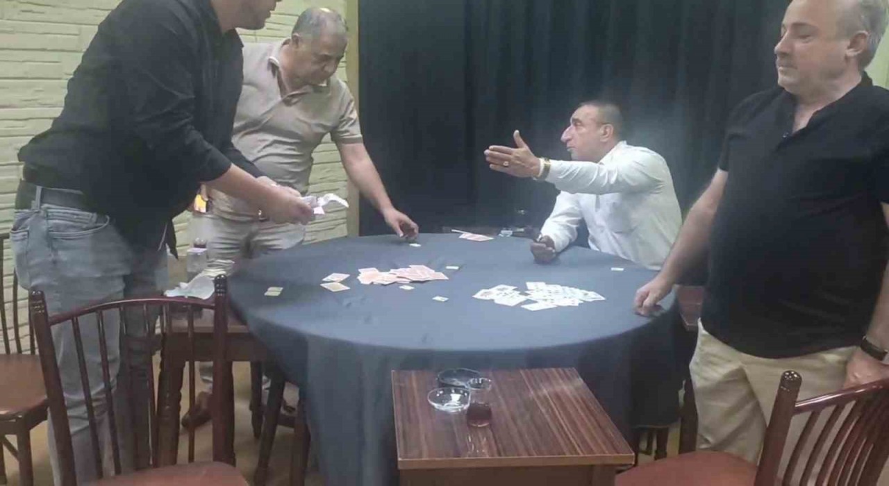 Kumar oynarken suçüstü yakalandı, şimdi geldim dedi