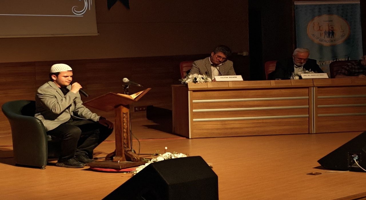 Kuran-ı Kerimi güzel okuyanlara ödülleri verildi