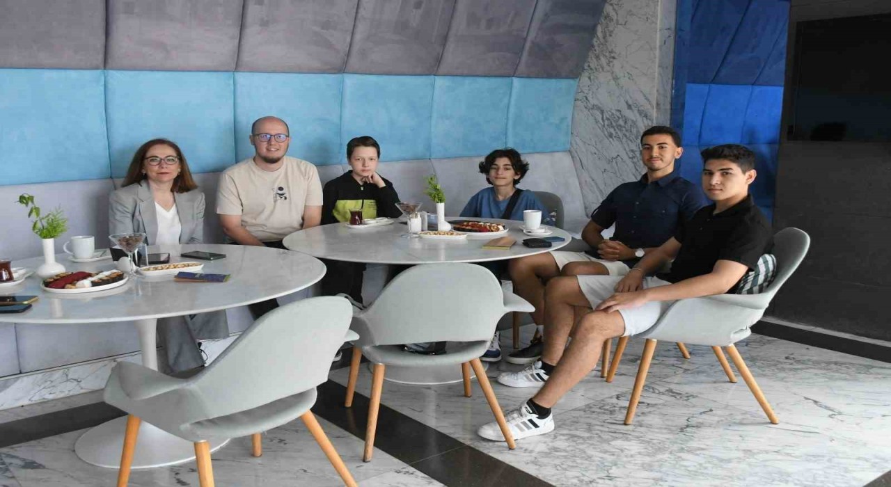 Kuşadasından Estonyaya robotik başarı yolculuğu