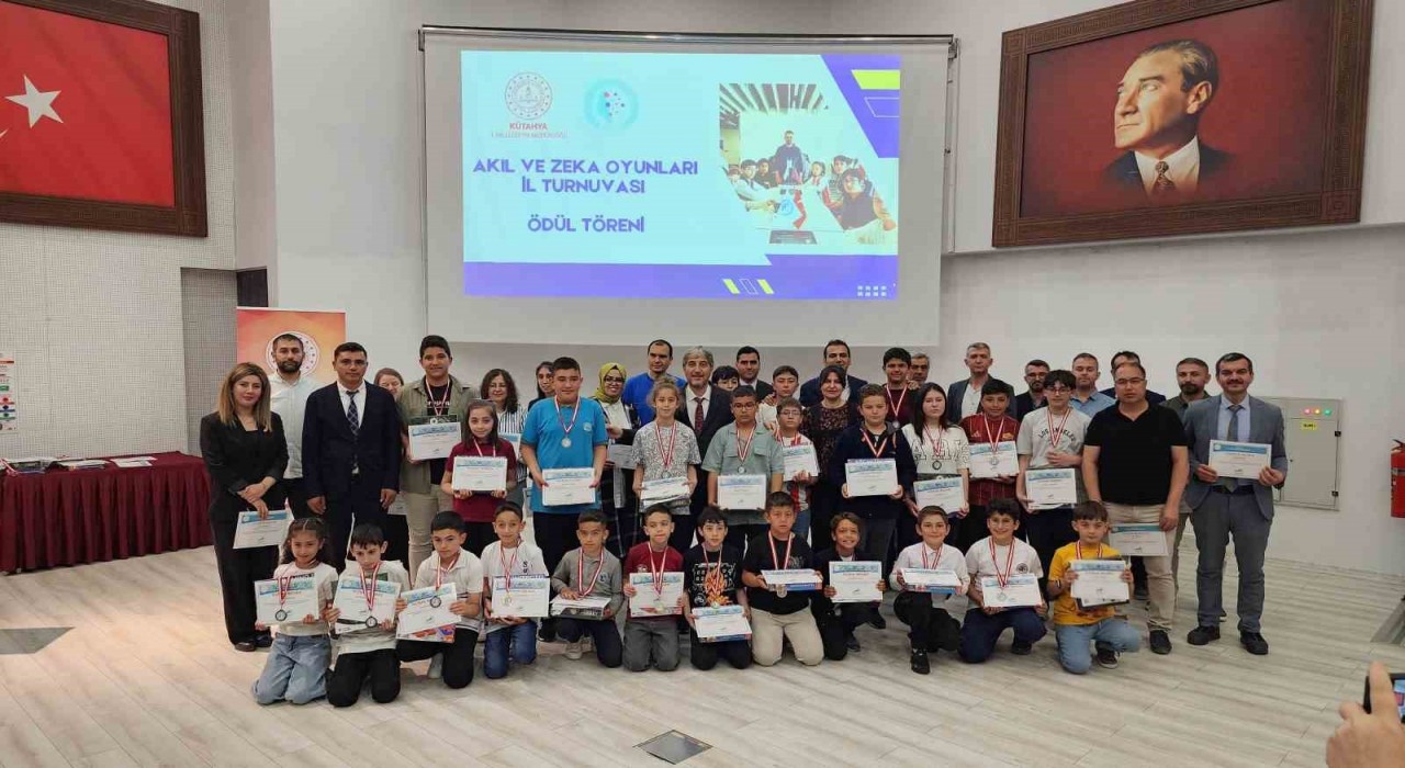 Kütahyada akıl ve zeka oyunları il turnuvası ödül töreni