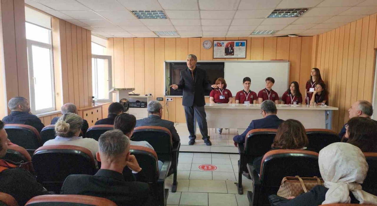 Kütahyada bağımlılıklara dikkat çeken panel