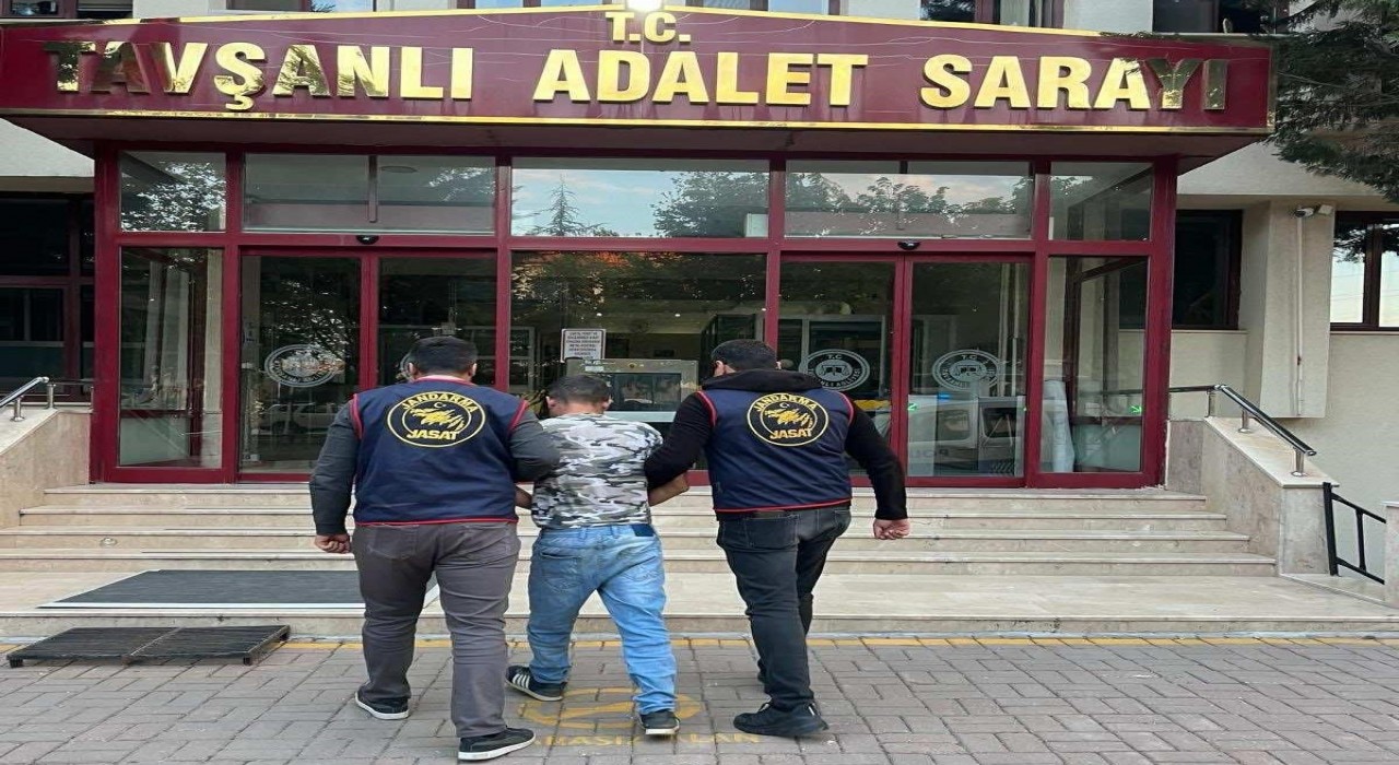 Kütahyada çocuğun cinsel istismarı suçundan aranan şahıs yakalandı