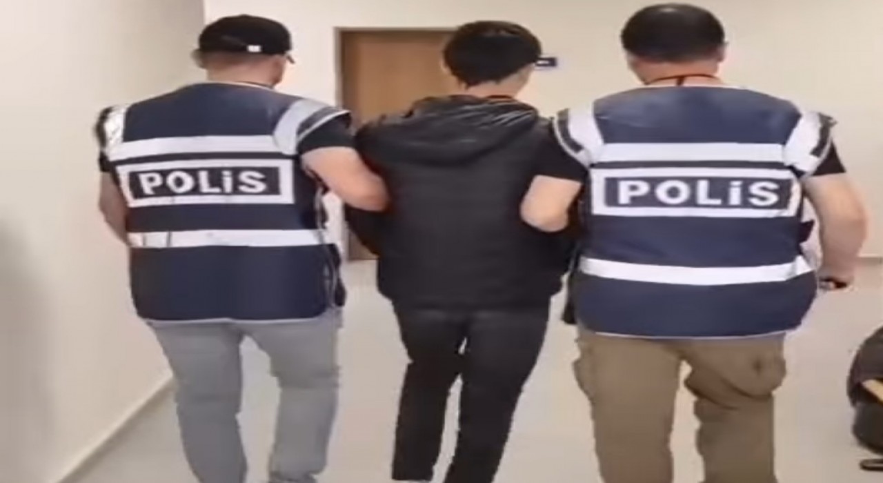 Kütahyada hırsızlık zanlısı saklandığı binanın çatısında yakalandı