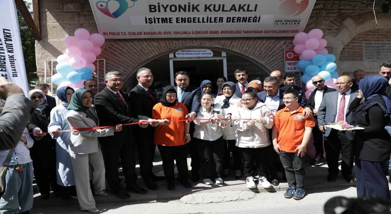 Kütahyada İşaret Dili Atölyesi ve Girişimci Çocuklar Atölyesi açıldı