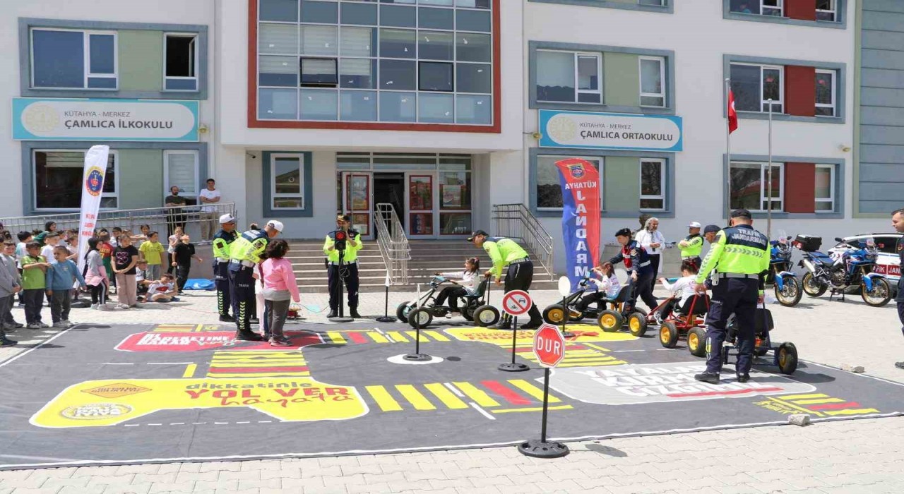 Kütahyada öğrencilere trafik eğitimi