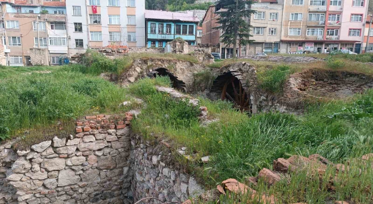 Kütahyada Süleyman Şah Hamamı 9 yıldır restore edilmeyi bekliyor