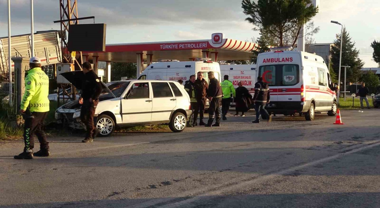 Kütahyanın Tavşanlı ilçesinde trafik kazası: 6 yaralı