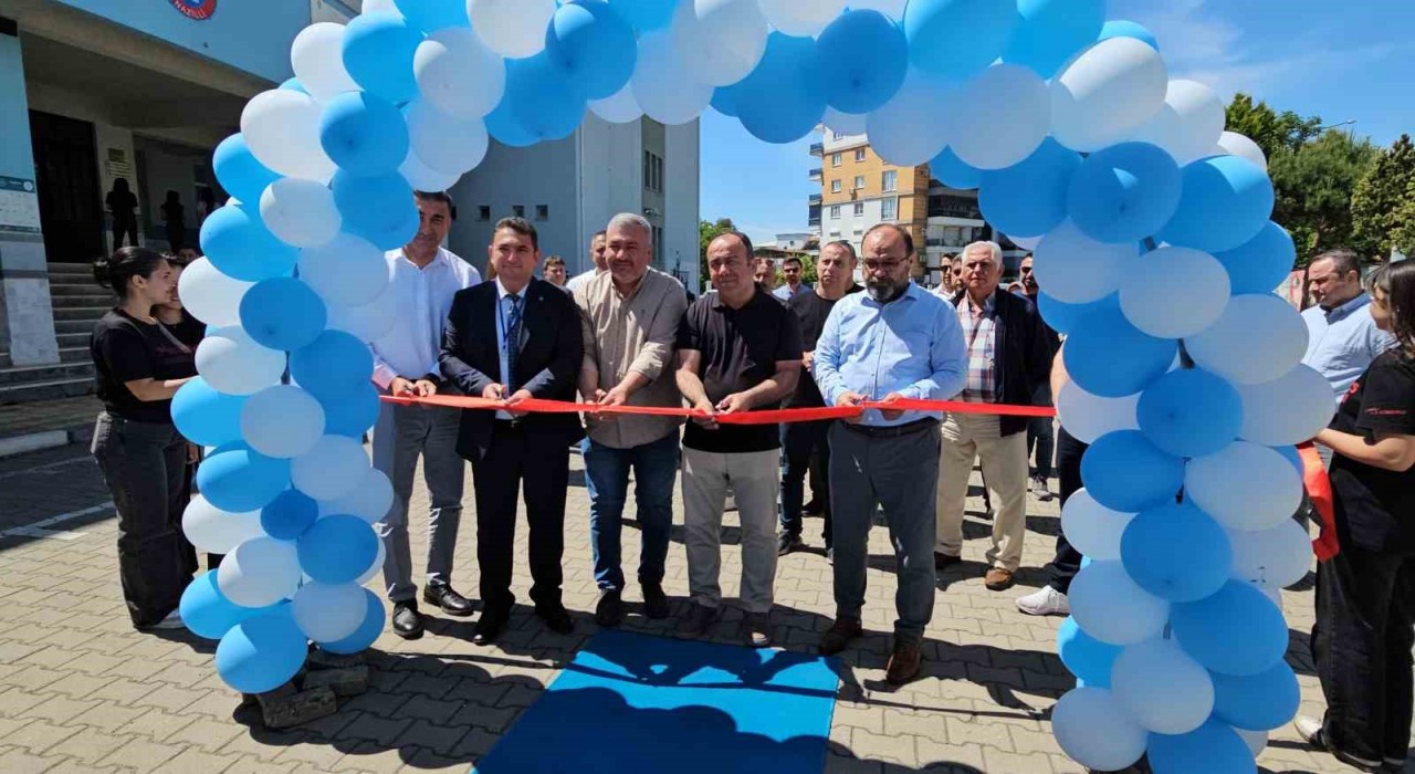 Liseli gençler bilim fuarında projelerini sergiledi