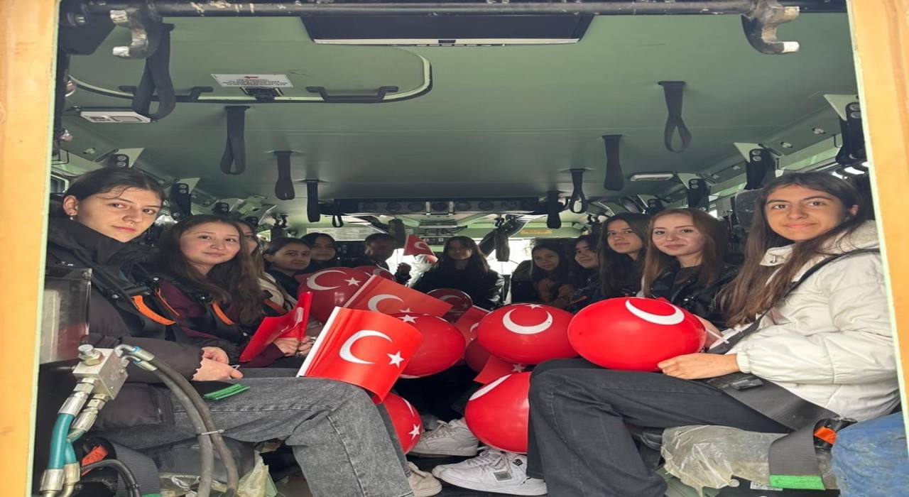 Liseli öğrencilerden Söğüt Jandarma Ulaştırma Eğitim Merkezi Komutanlığına anlamlı ziyaret