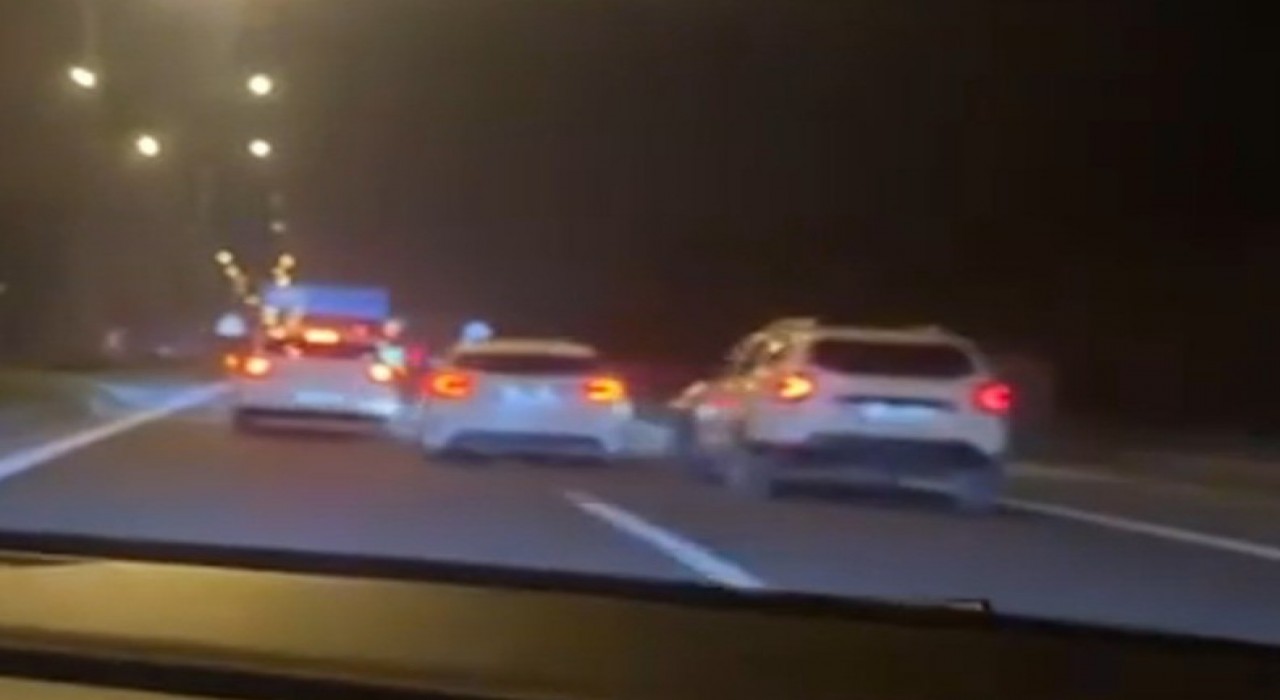 Makas atarak trafiği tehlikeye düşürdü: 9 bin lira ceza yedi