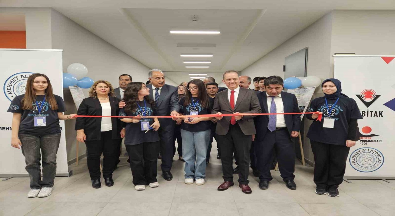 Malatya Mehmet Ali Aydınlar Fen Lisesinde bilim fuarı düzenlendi