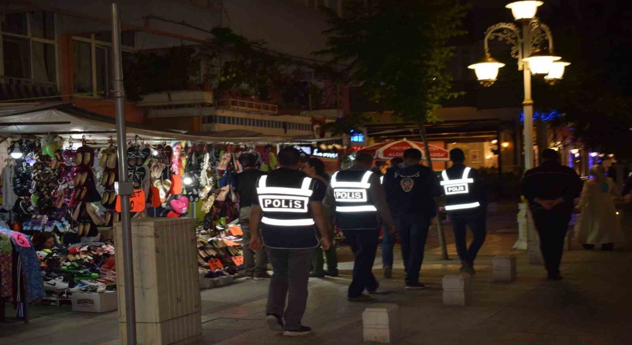 Malatyada asayiş ve trafik denetimleri aralıksız sürüyor