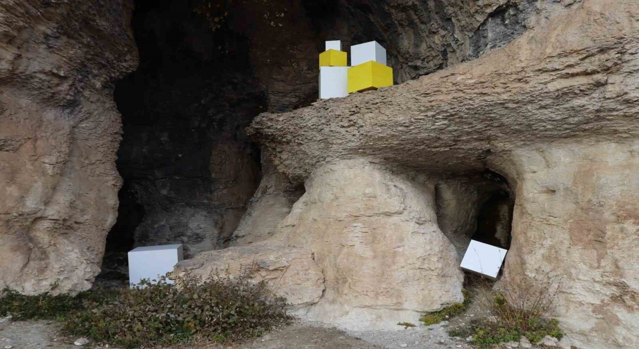 Malatyada bin 500 rakımdaki mağaralarda çağdaş sanat sergisi
